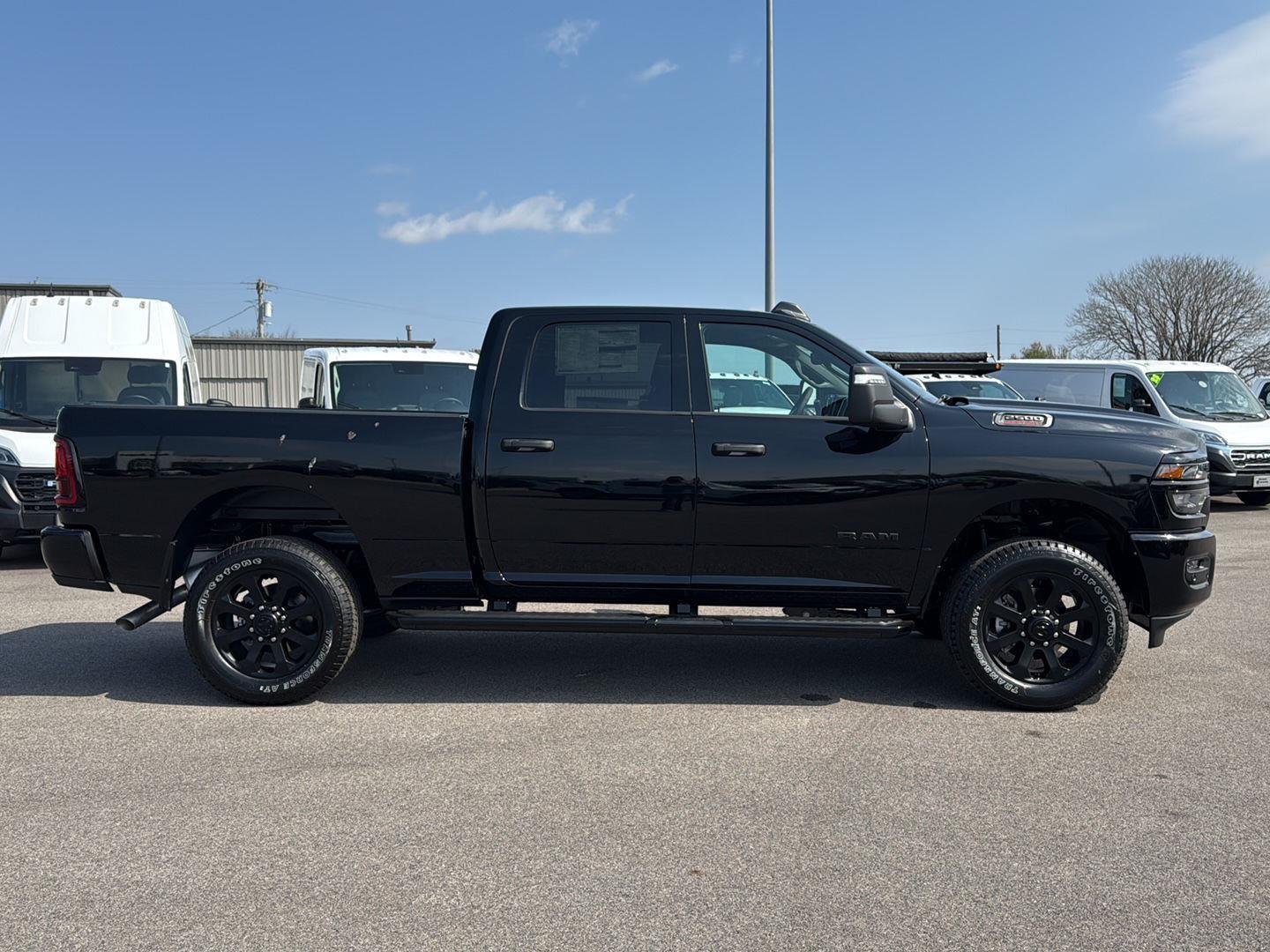 New 2026 Diamond Black Crystal Pearl-Coat Exterior Paint RAM Big Horn image 7
