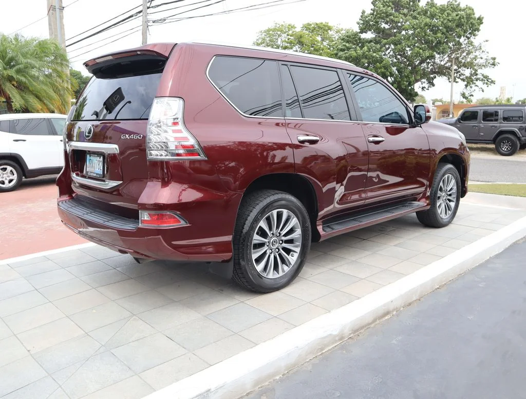 Used 2021  Lexus 460 Luxury image 5
