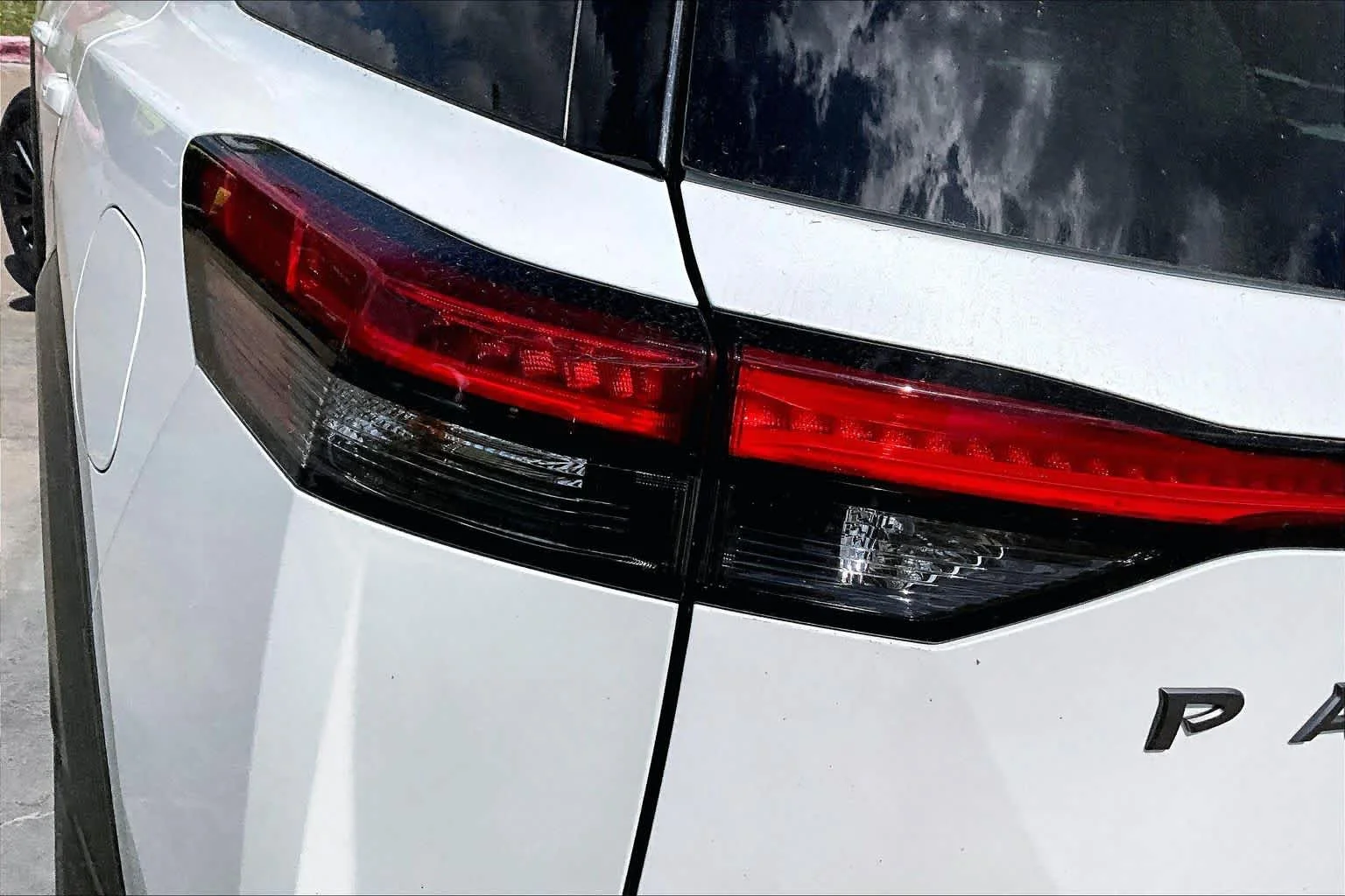 New 2026 Everest White Pearl TriCoat Nissan SL image 12