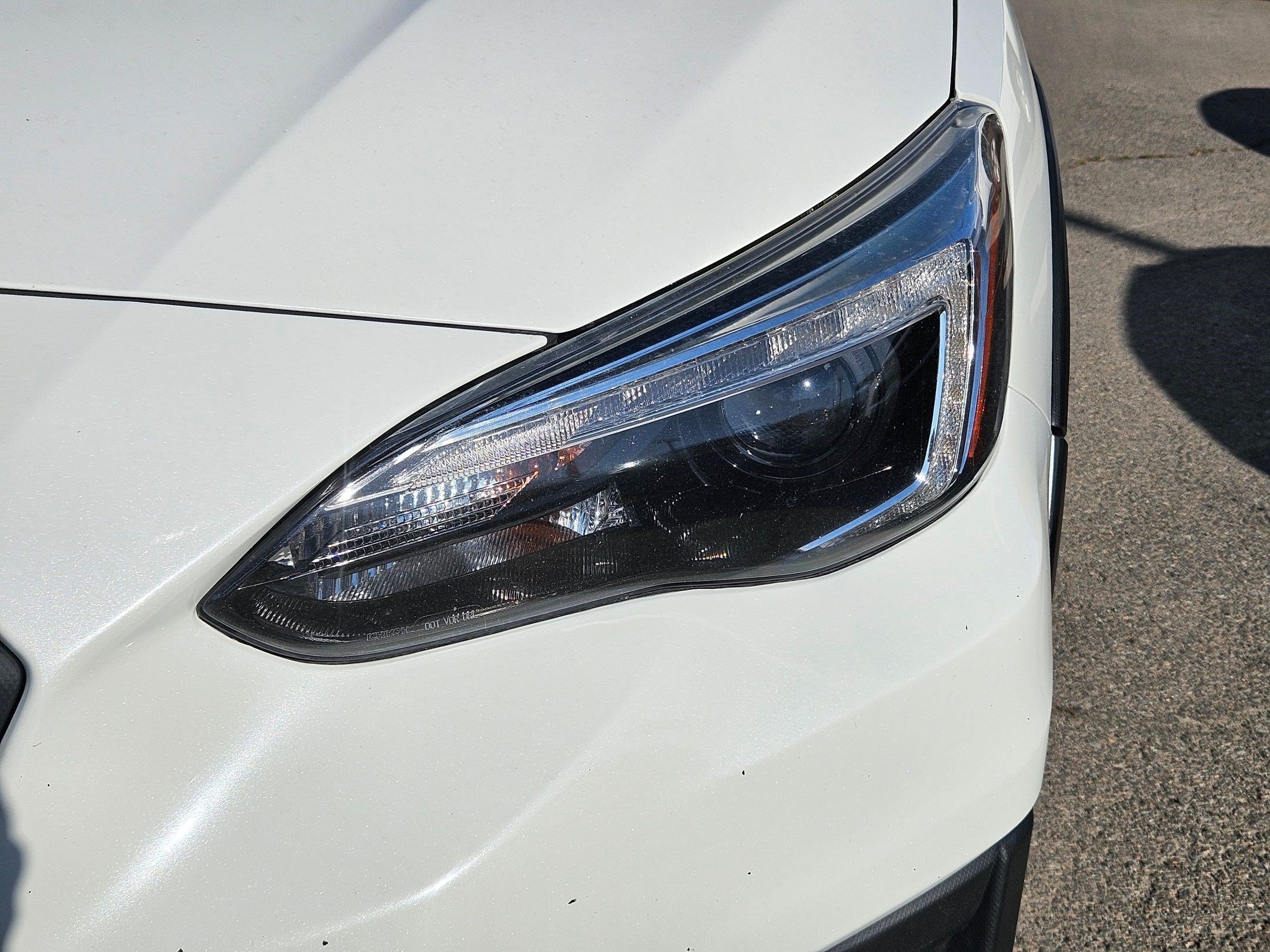 Used 2019 Crystal White Pearl Subaru Limited image 10