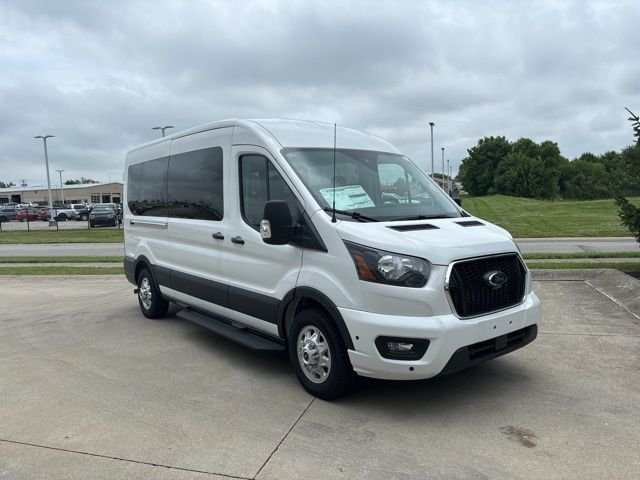 New 2024 White Ford Medium Roof Pass. XLT AWD image 34