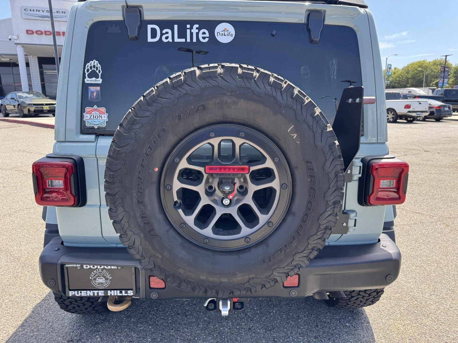 Certified Used 2023 Earl Clearcoat Jeep Rubicon 392 image 15