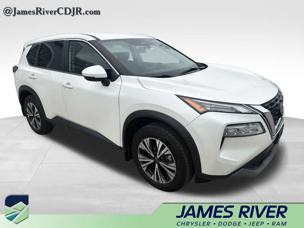 Used 2022 White Nissan SV image 4