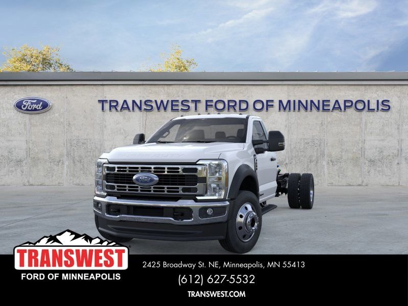 New 2025 White Ford XLT image 2