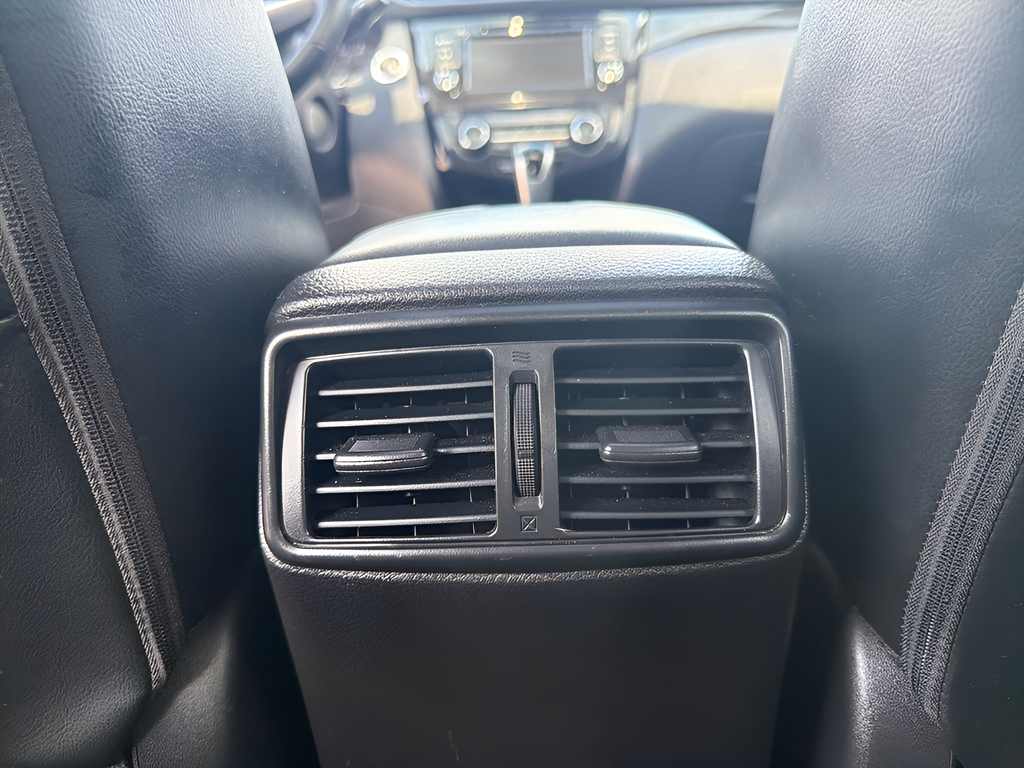 Used 2022 Silver Nissan SL image 24