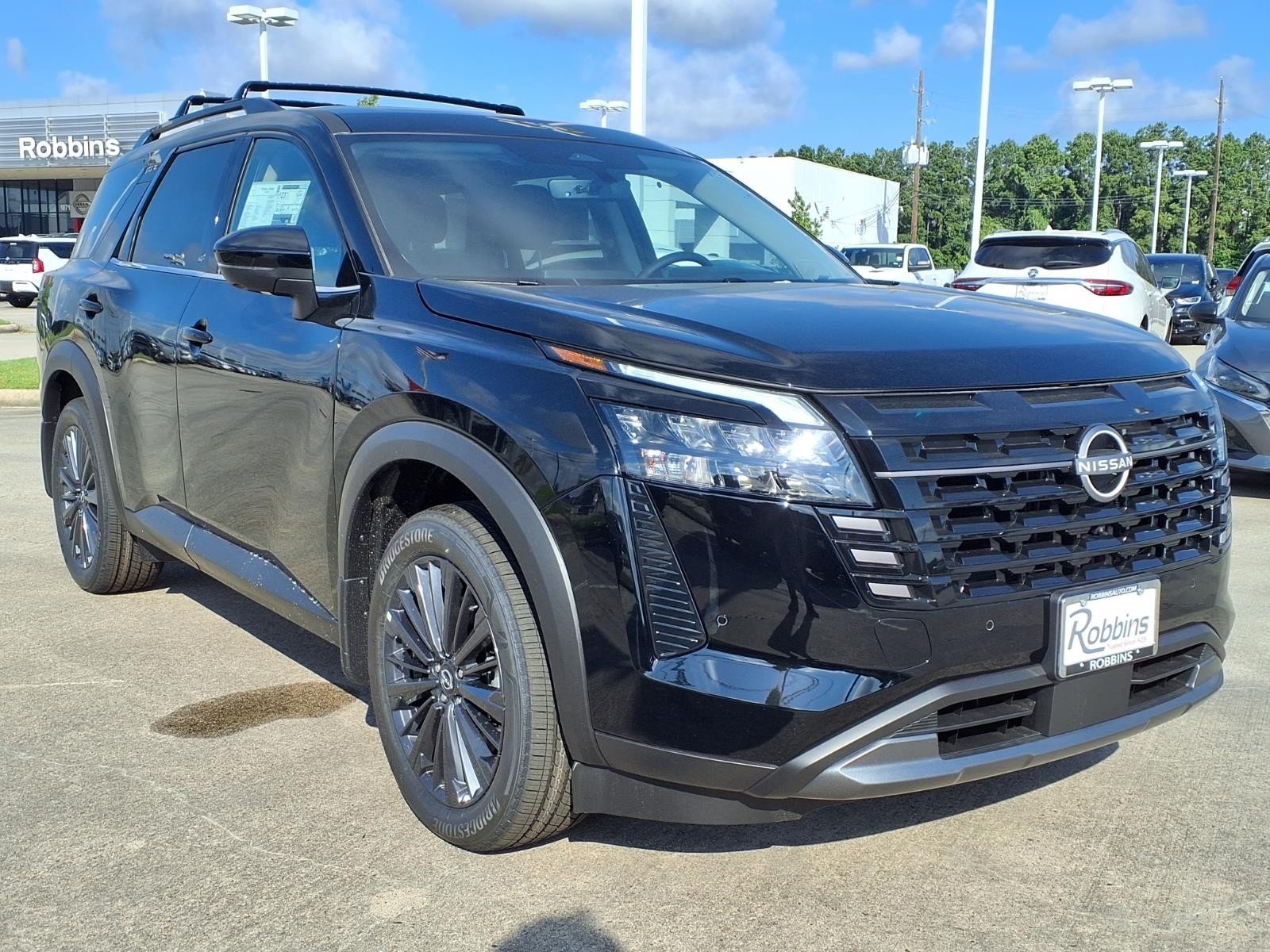 New 2026 Super Black Nissan SL image 3