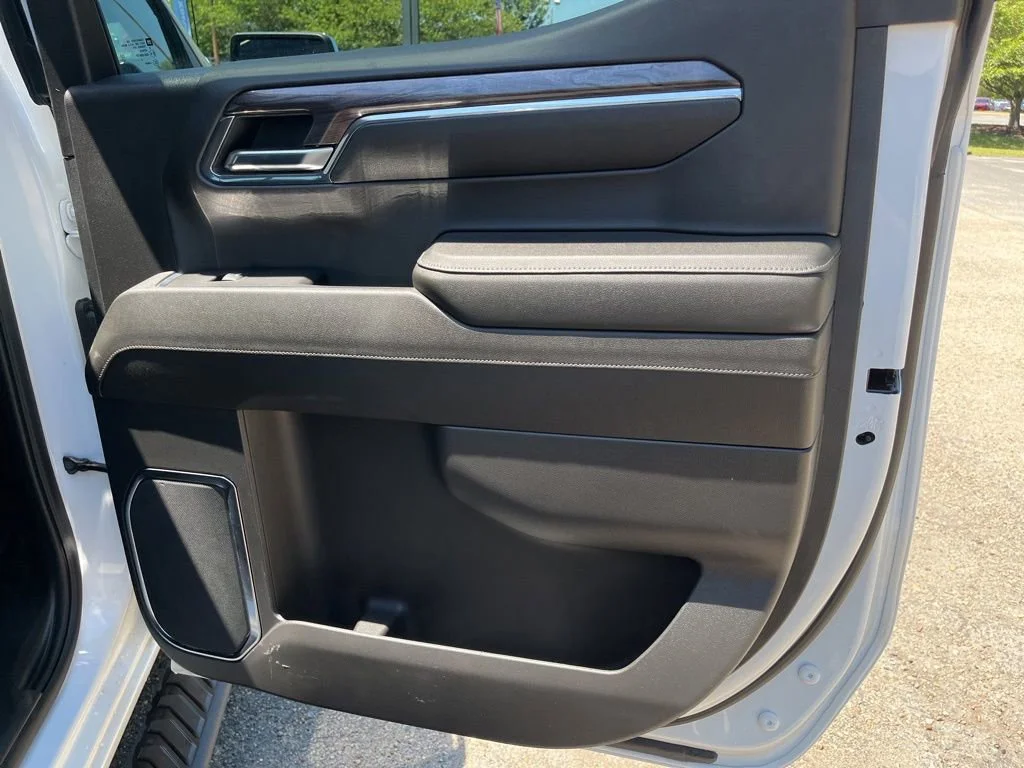 Used 2024 Summit White Chevrolet LTZ image 24