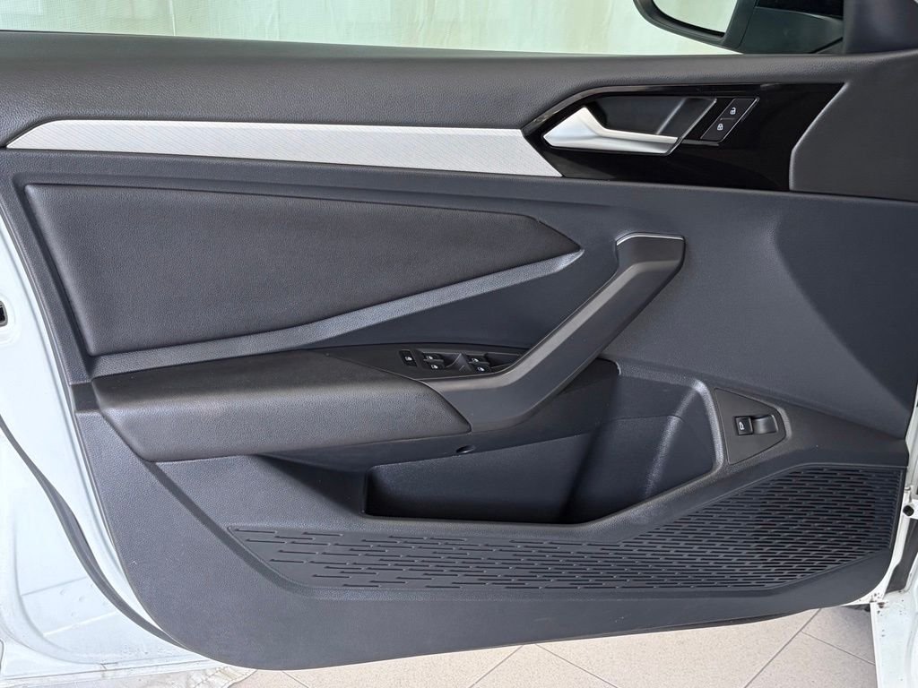 Used 2019 Pure White Volkswagen R-Line image 15