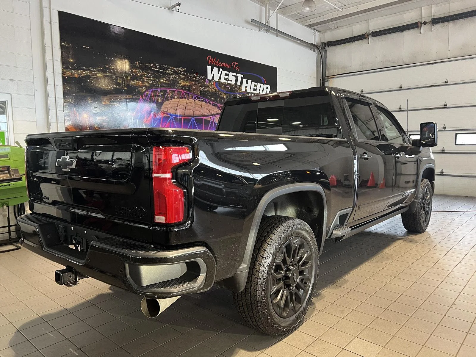 Used 2026 Black Chevrolet High Country image 7