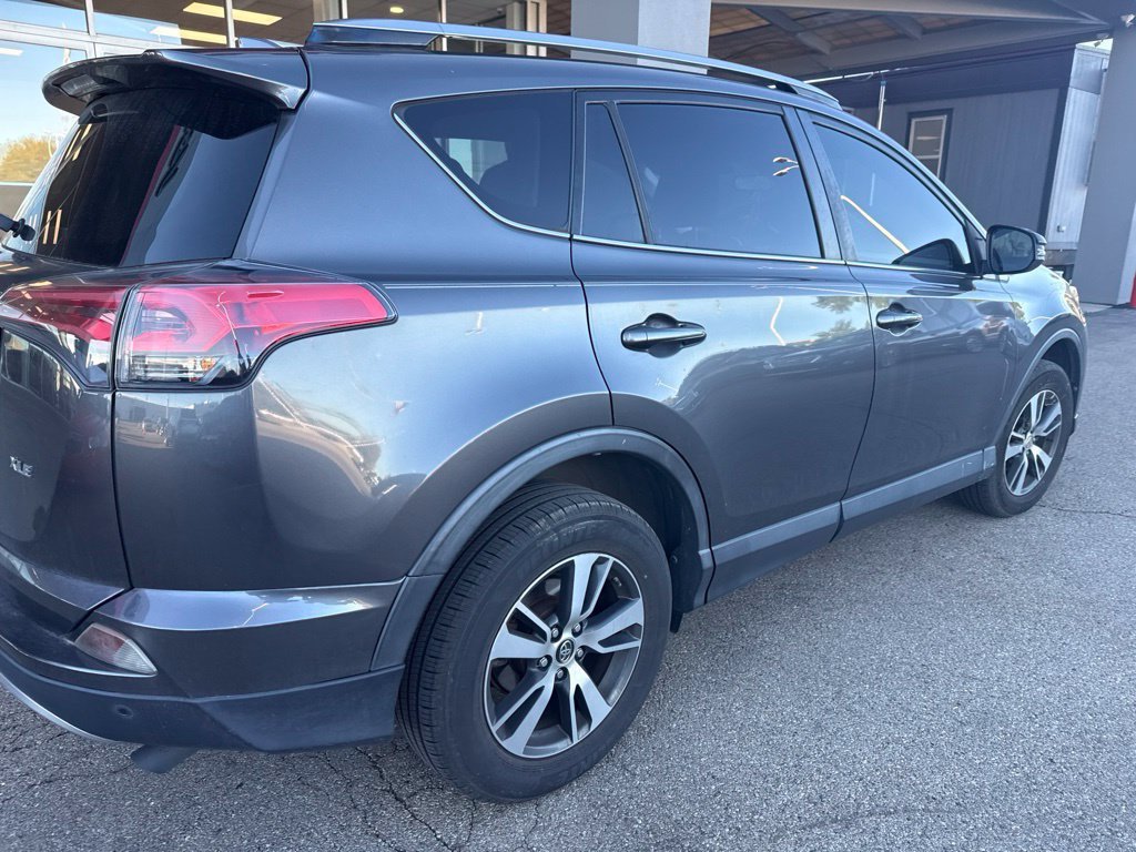 Used 2018 Magnetic Gray Metallic Toyota XLE image 3