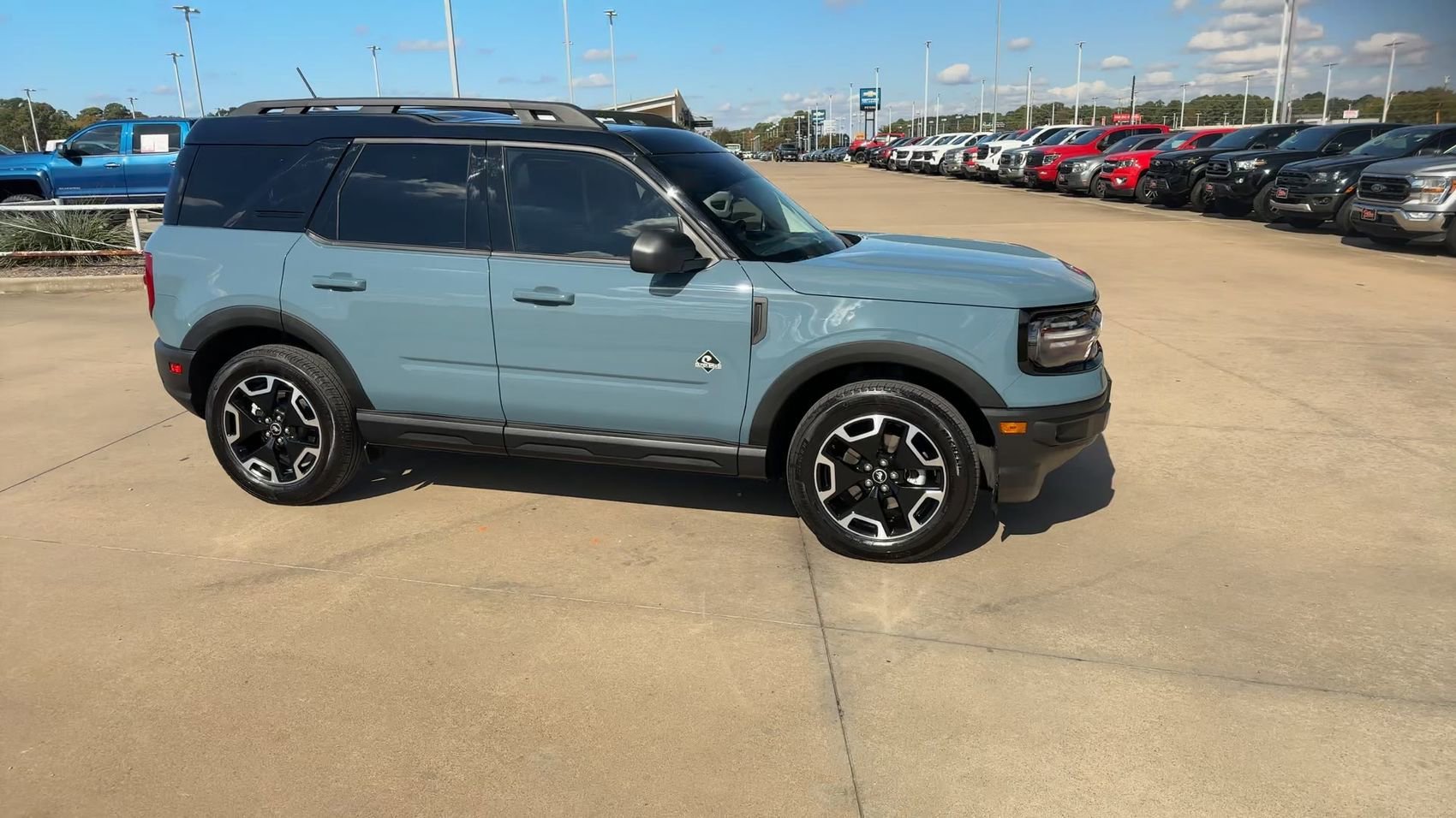 2023 Ford Bronco Sport Outer Banks photo 2