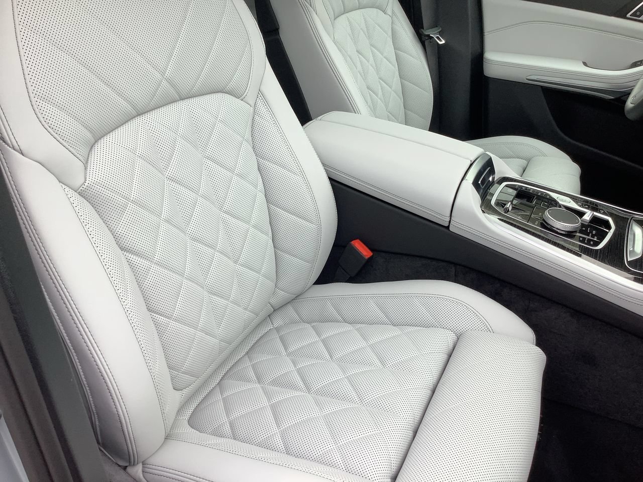 New 2026 Brooklyn Grey Metallic BMW xDrive50e image 36