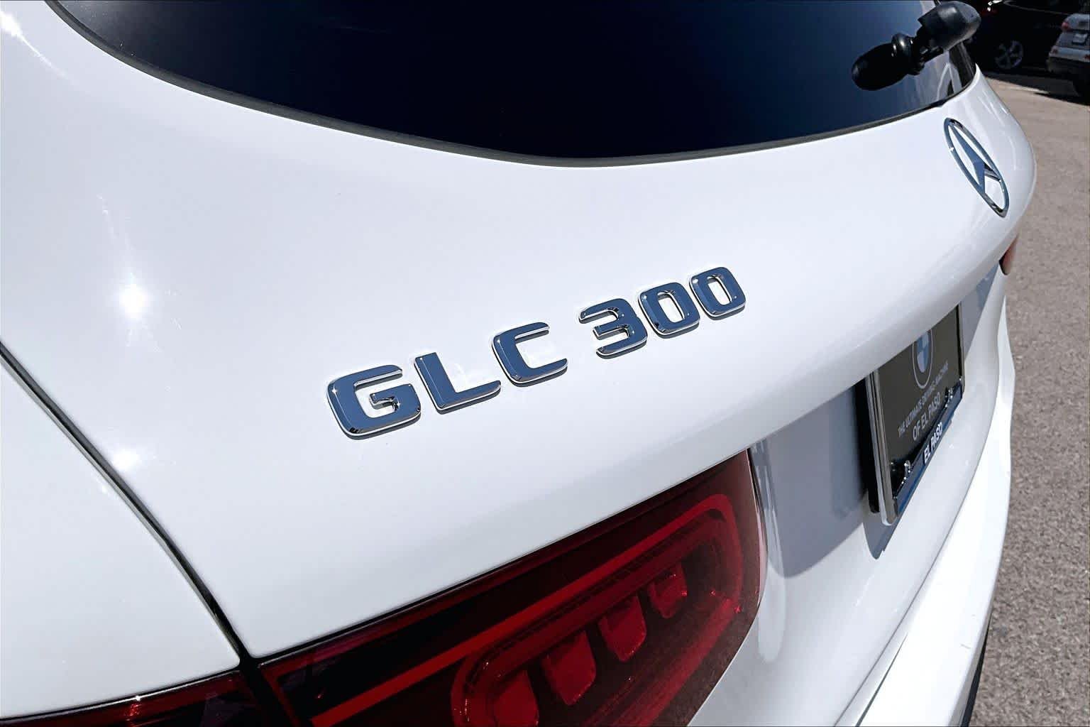Used 2022 Polar White Mercedes-Benz GLC 300 image 30