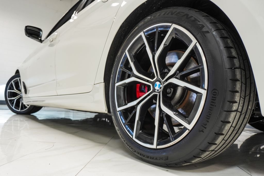 Used 2023 White BMW 530i xDrive image 27