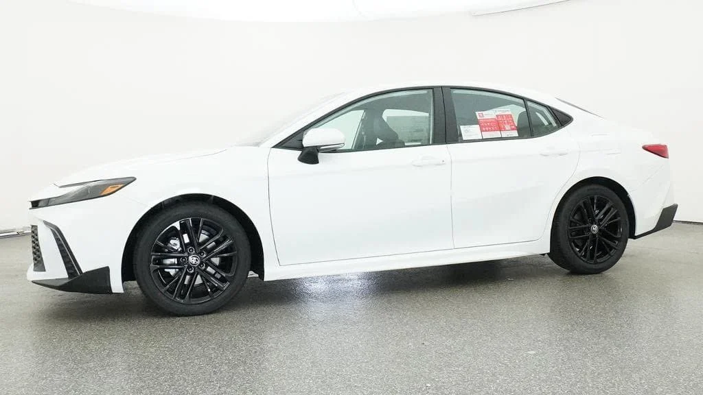 Used 2026 Ice Cap Toyota SE image 18