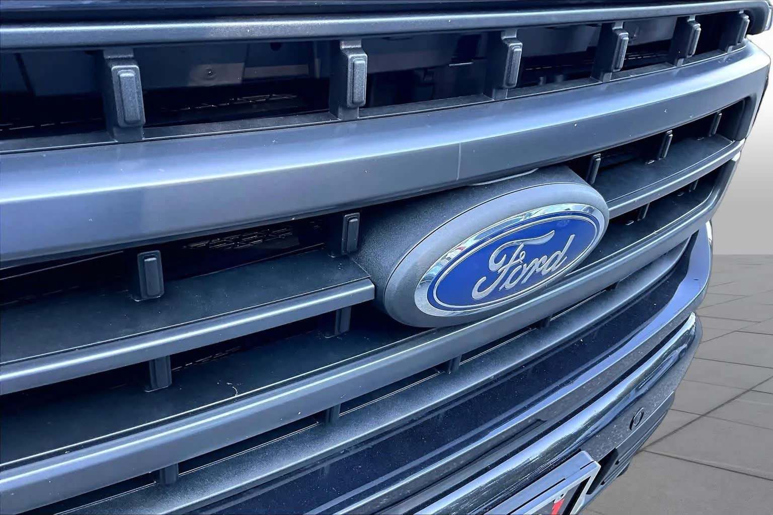 Used 2022 Agate Black Ford LARIAT image 28