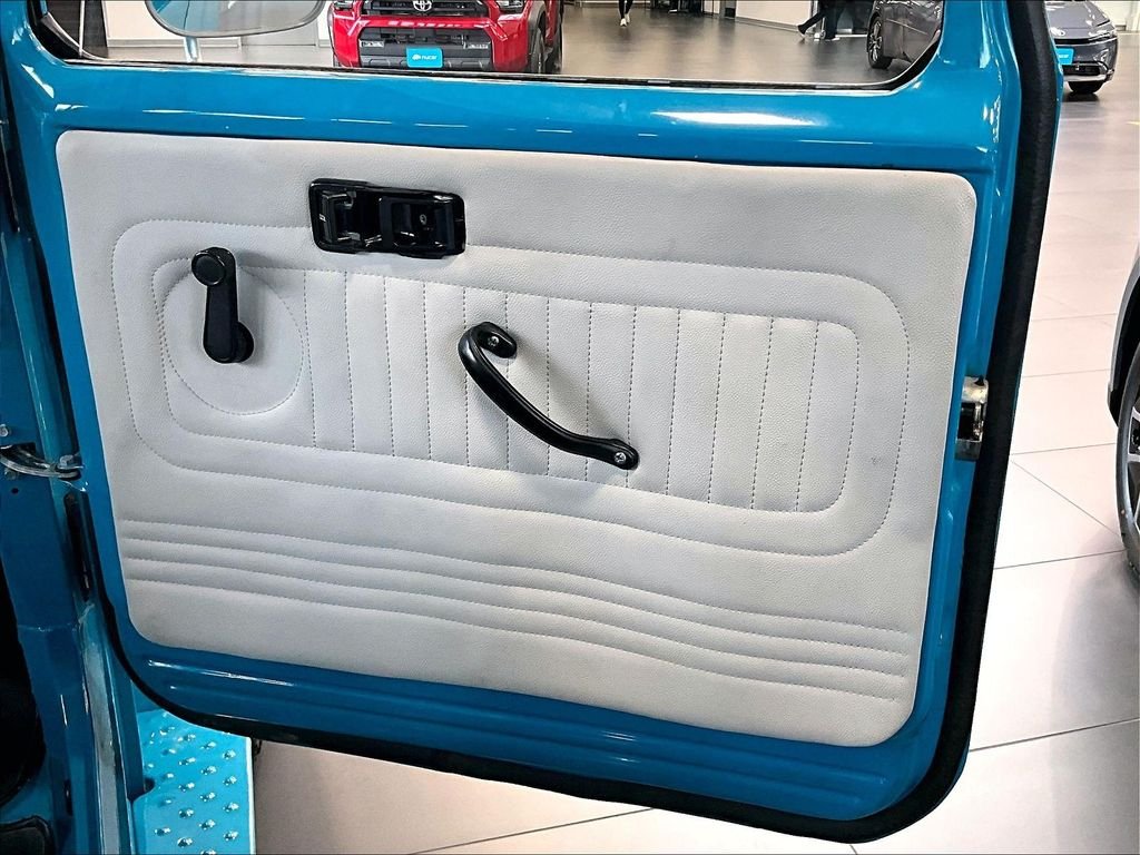 Used 1980 Blue Toyota  image 12