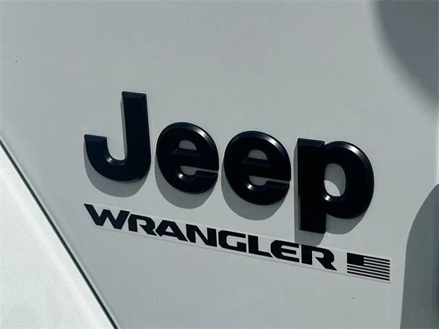 2025 Jeep Wrangler 4-Door Sahara - Photo 17