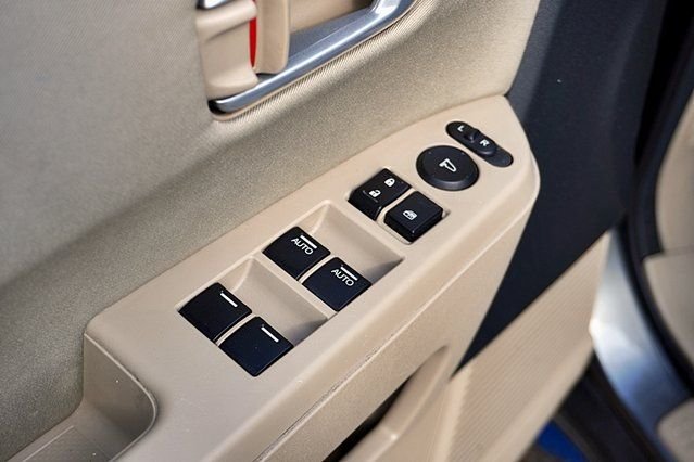 Used 2009 Gray Honda LX image 23