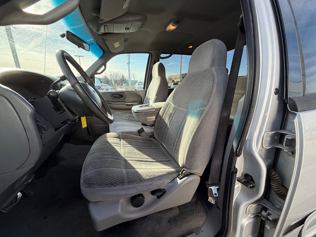 Used 2002  Ford XLT image 13