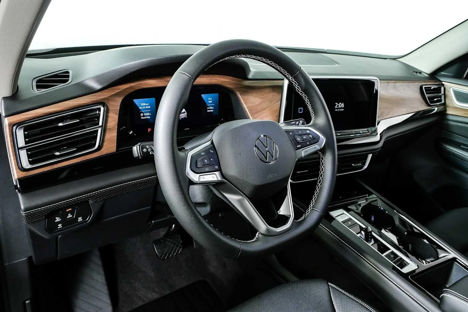 New 2026 Deep Black Pearl Volkswagen 2.0T SE w/Technology image 4