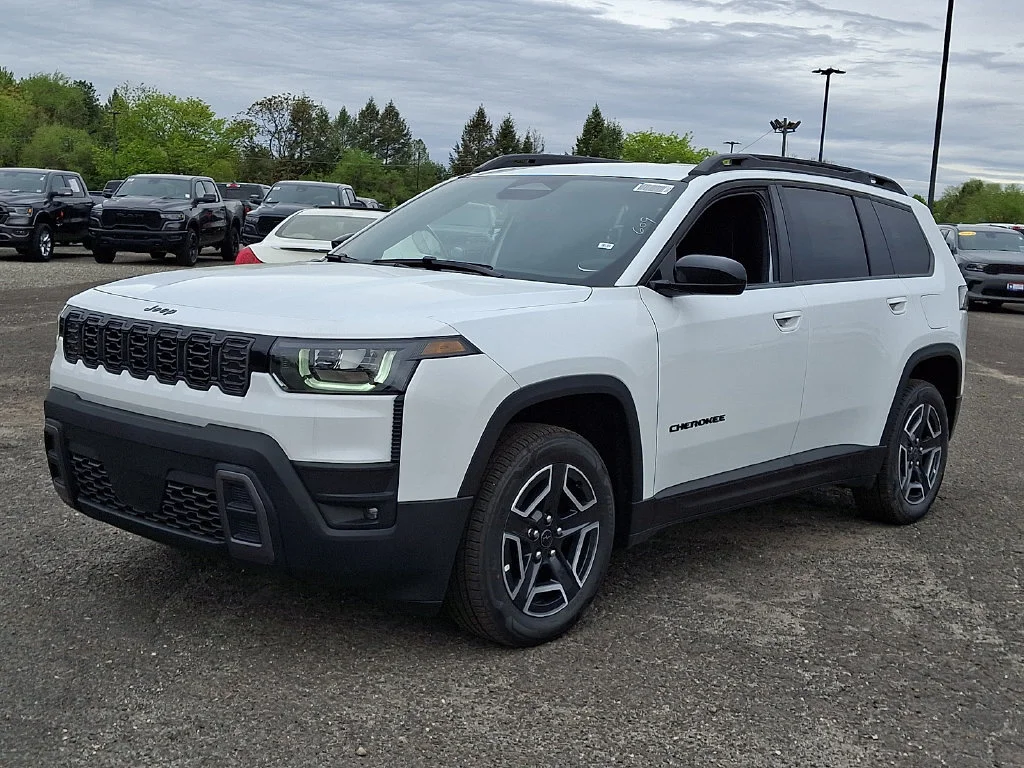 New 2026 Bright White Clear-Coat Exterior Paint Jeep Laredo image 4