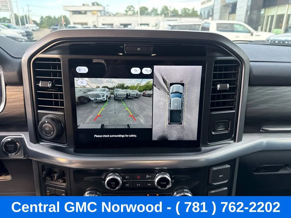 Used 2025 Gray Ford LARIAT image 17