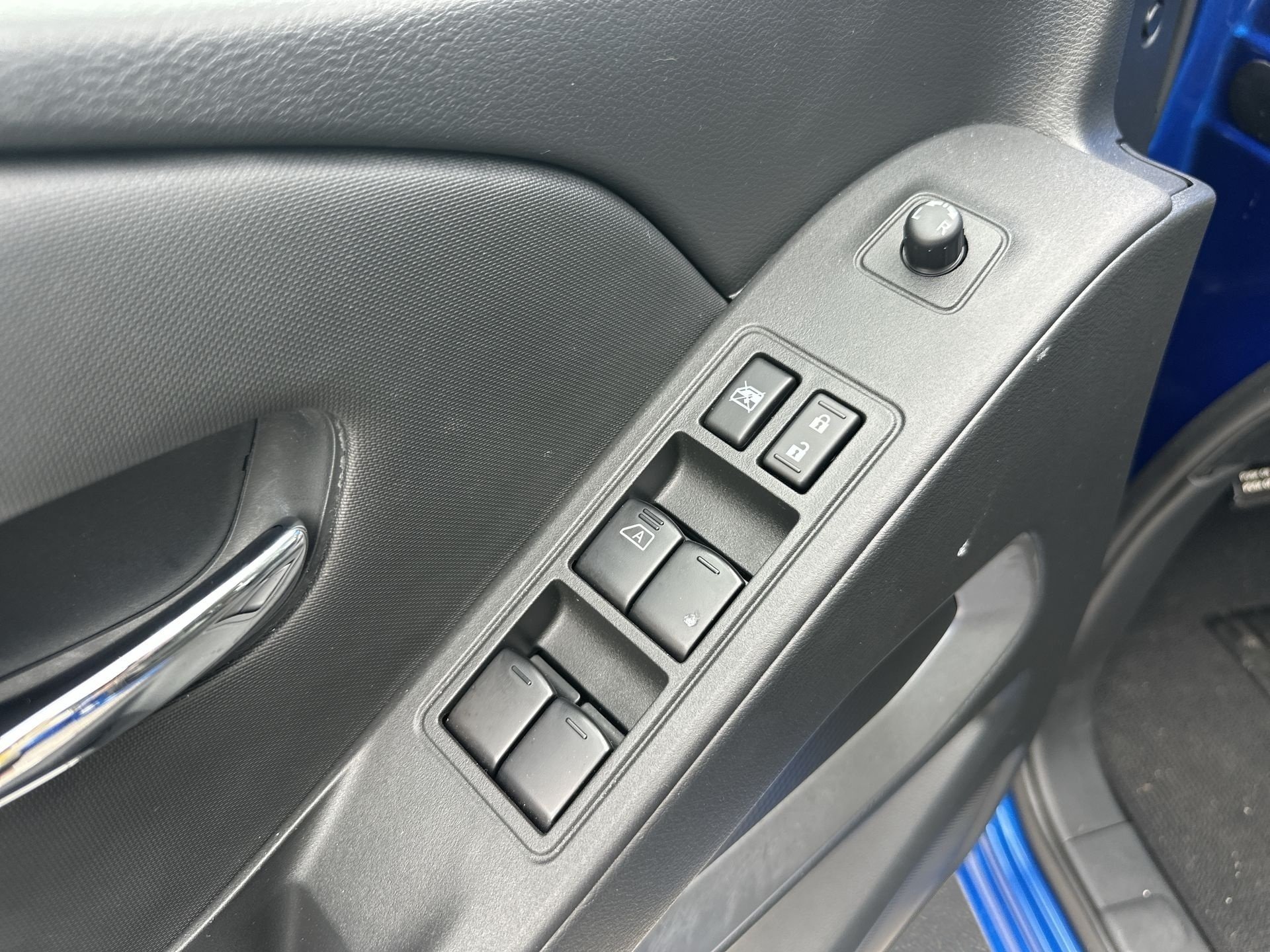2024 Nissan Frontier SL - Photo 23