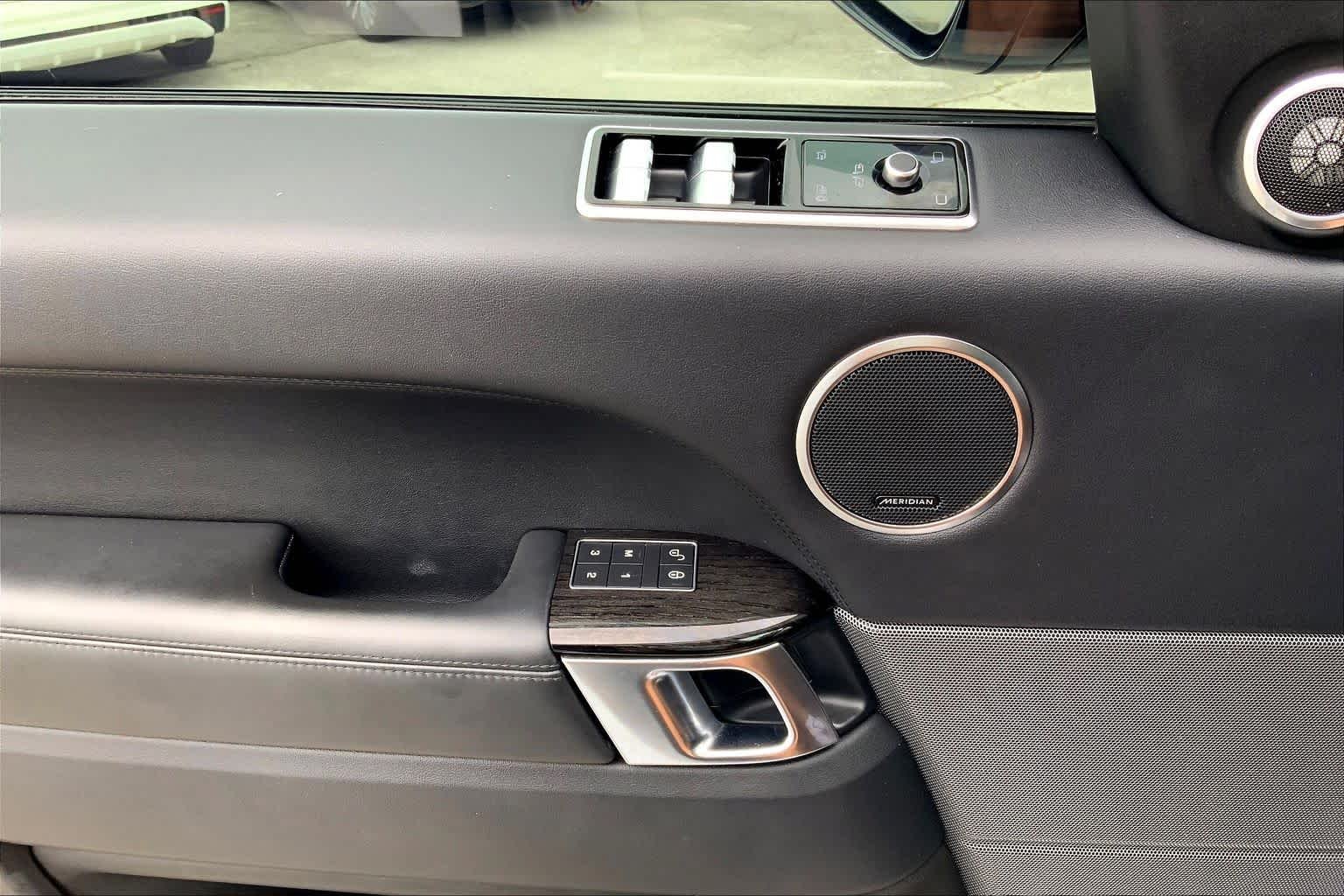 Used 2020 Fuji White Land Rover HSE image 32