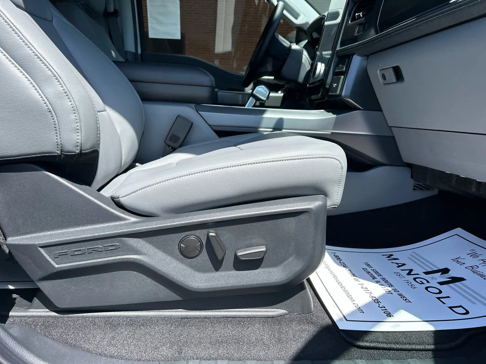 2025 Ford F-150 Lightning Flash - Photo 16