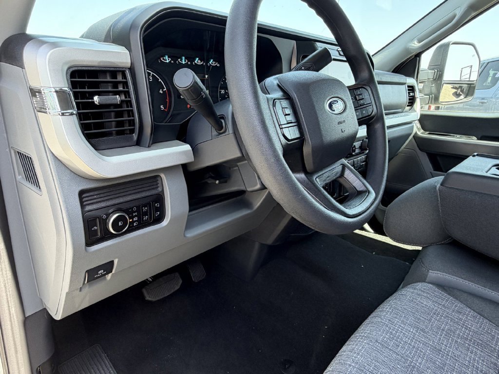 New 2026 Oxford White Ford F-250® XLT image 22