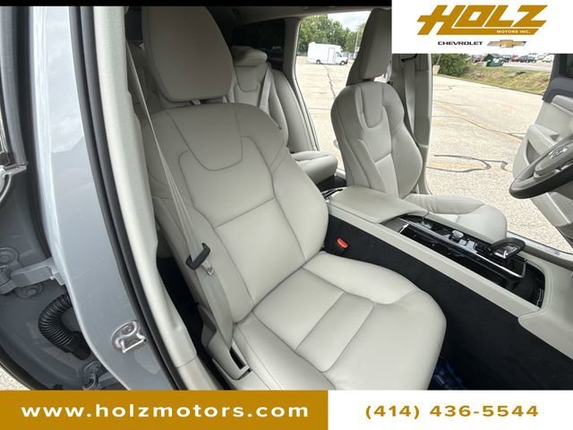 Used 2025 Gray Volvo Plus, B6 AWD Gas (mild hybrid) image 28