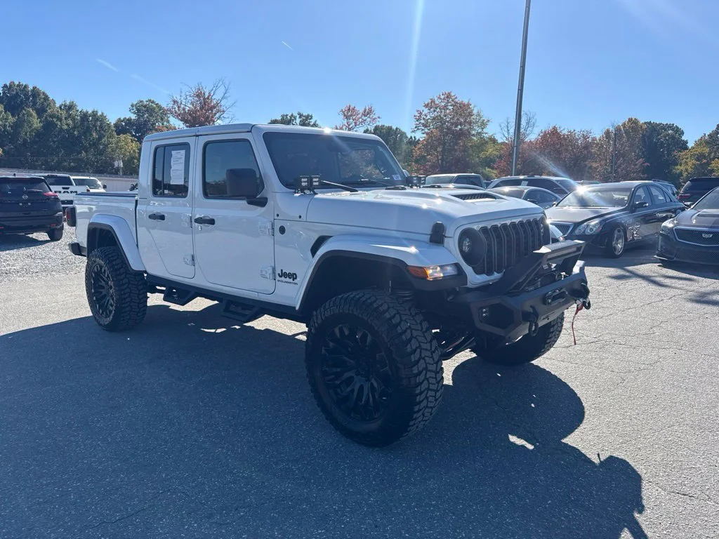Used 2025 White Jeep Sport S image 7