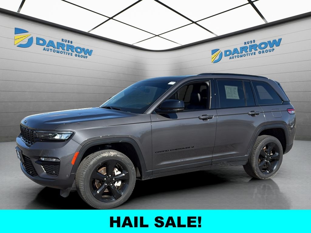 Used 2024 Gray Jeep Limited image 1