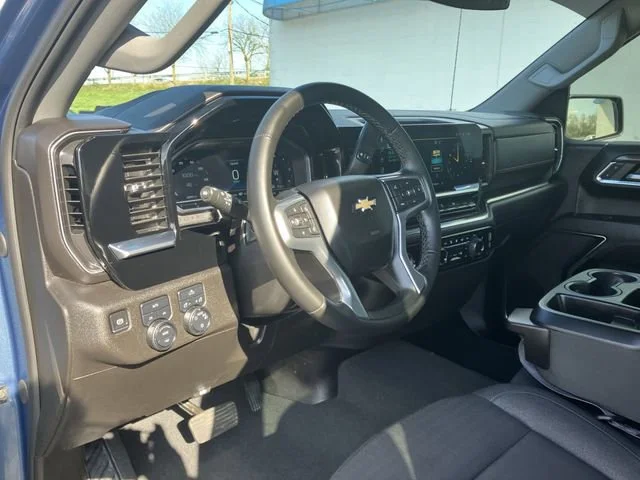 2024 Chevrolet Silverado 1500 LT - Photo 10