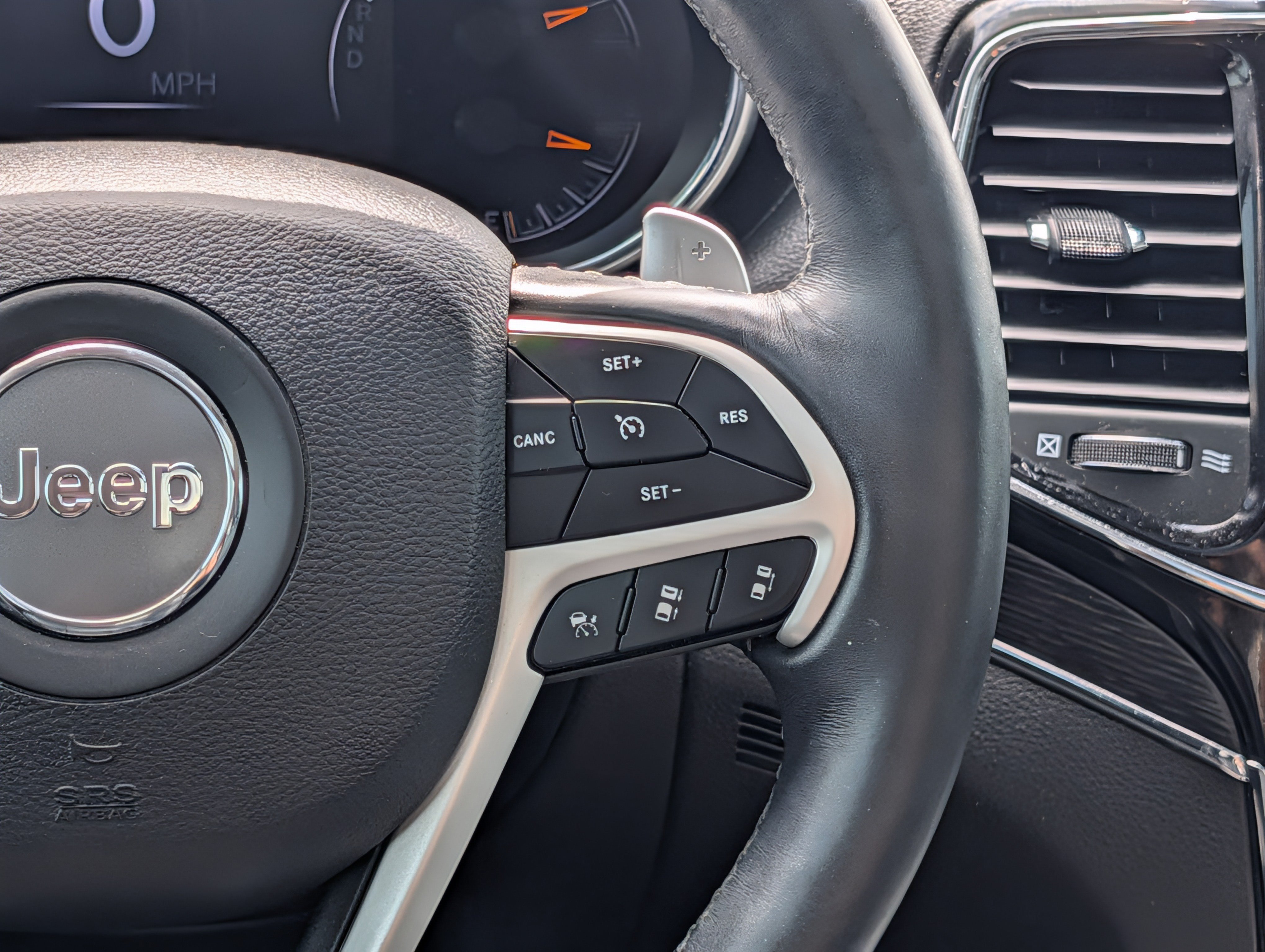 Used 2019 Diamond Black Crystal Pearlcoat Jeep Summit image 23