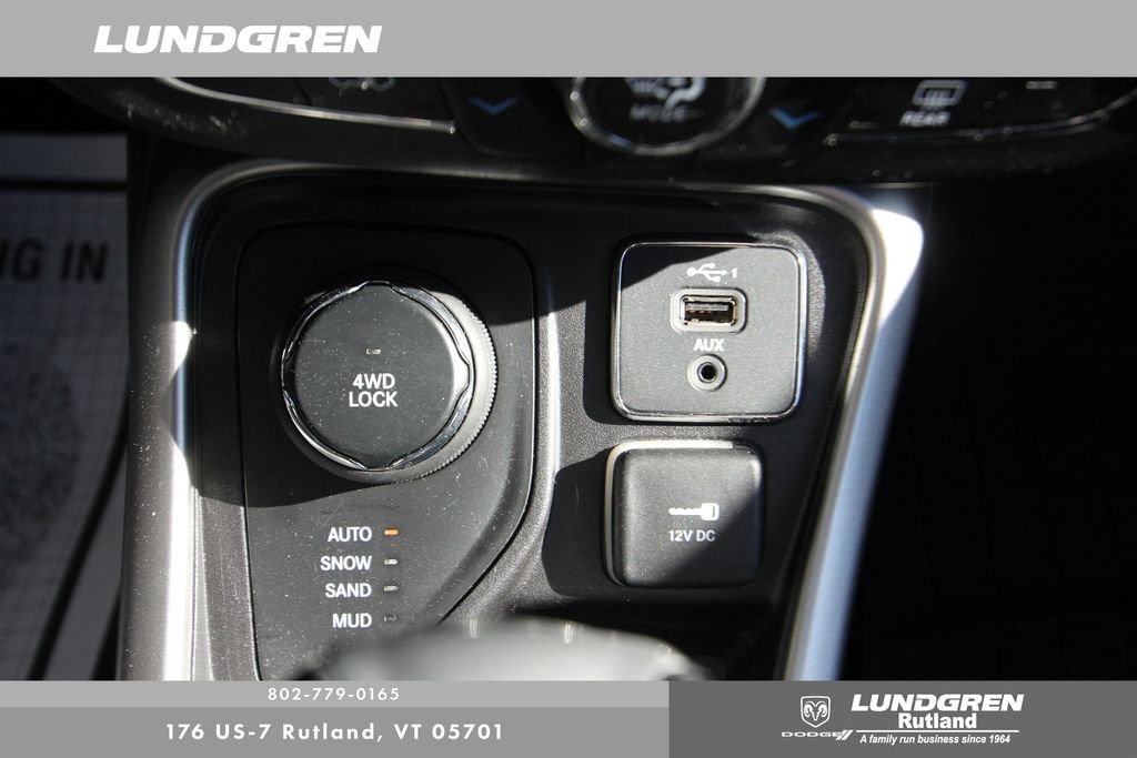 Used 2020 Green Jeep Latitude image 20
