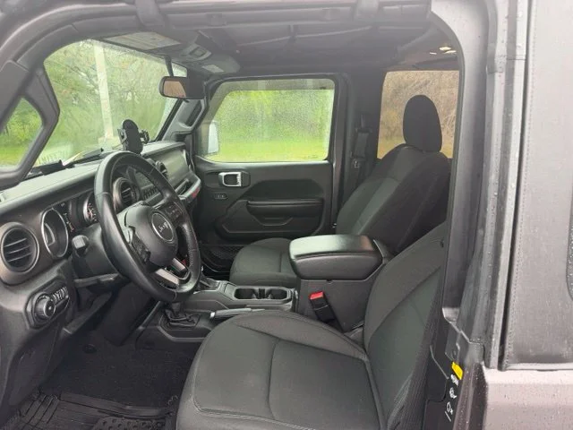 Used 2020 Crystal Metallic Jeep Sport S image 5