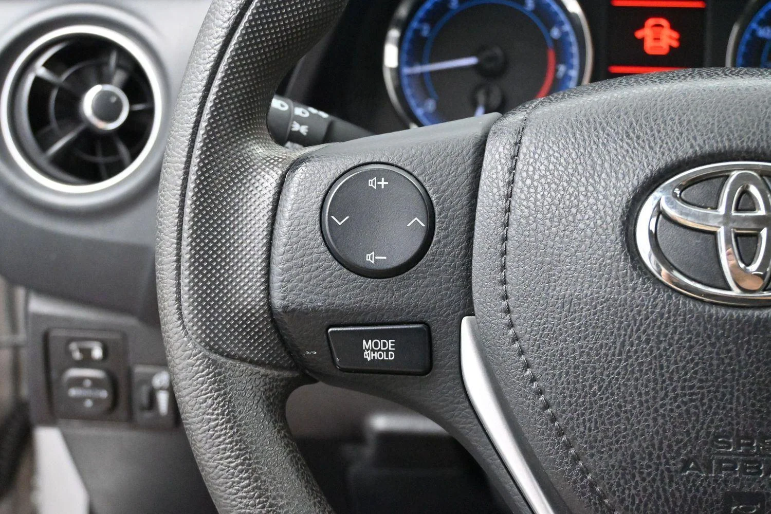 Used 2019 Classic Silver Metallic Toyota LE image 16
