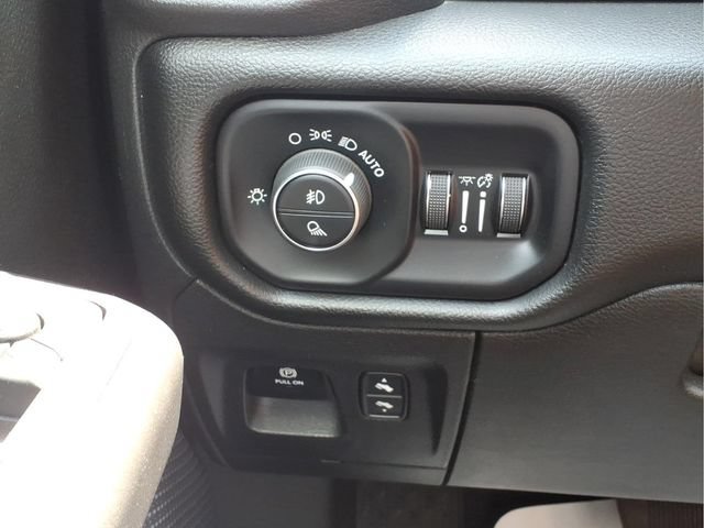 Used 2025  Ram Big Horn image 15