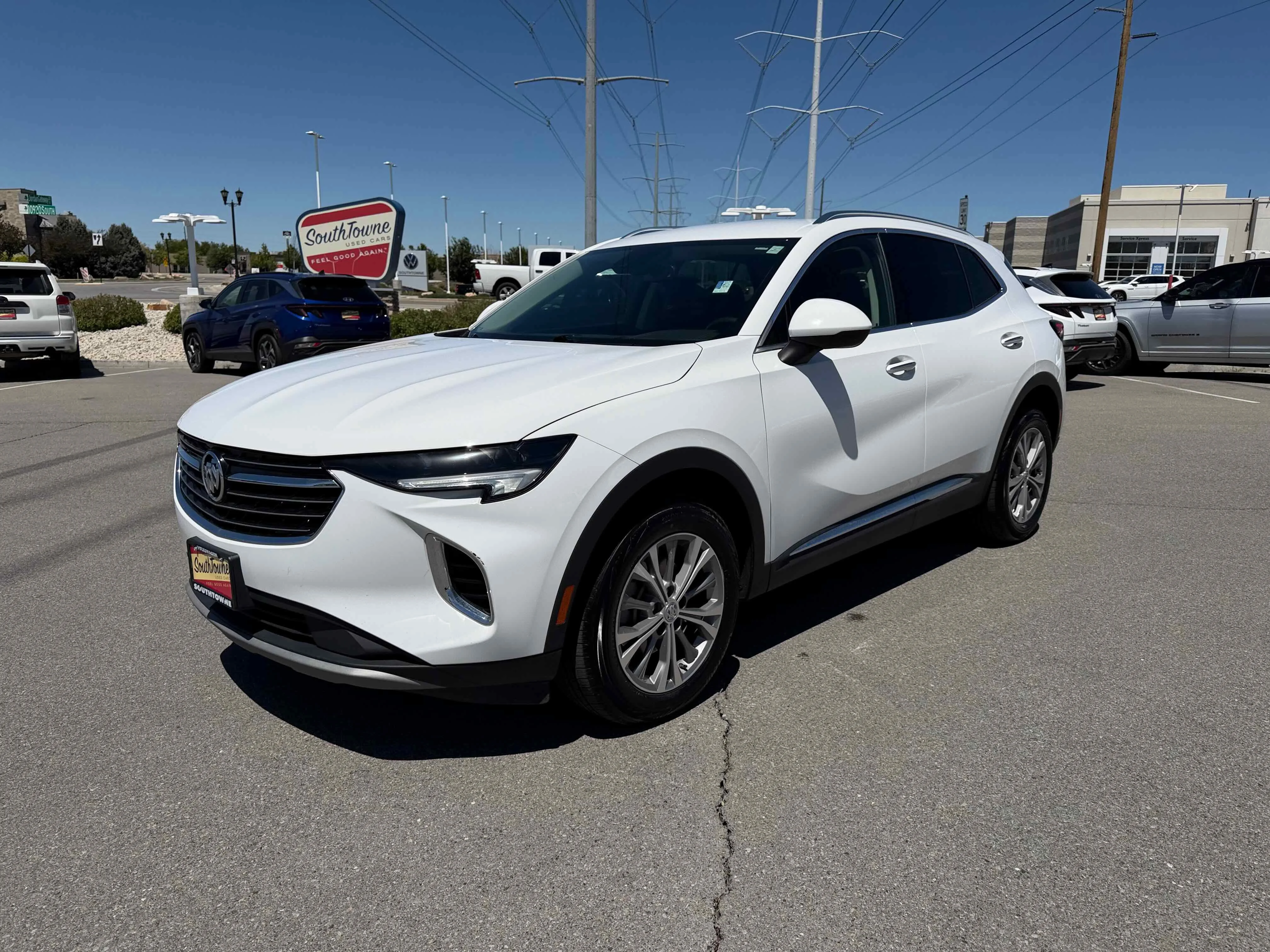Used 2022 Summit White Buick Preferred image 12