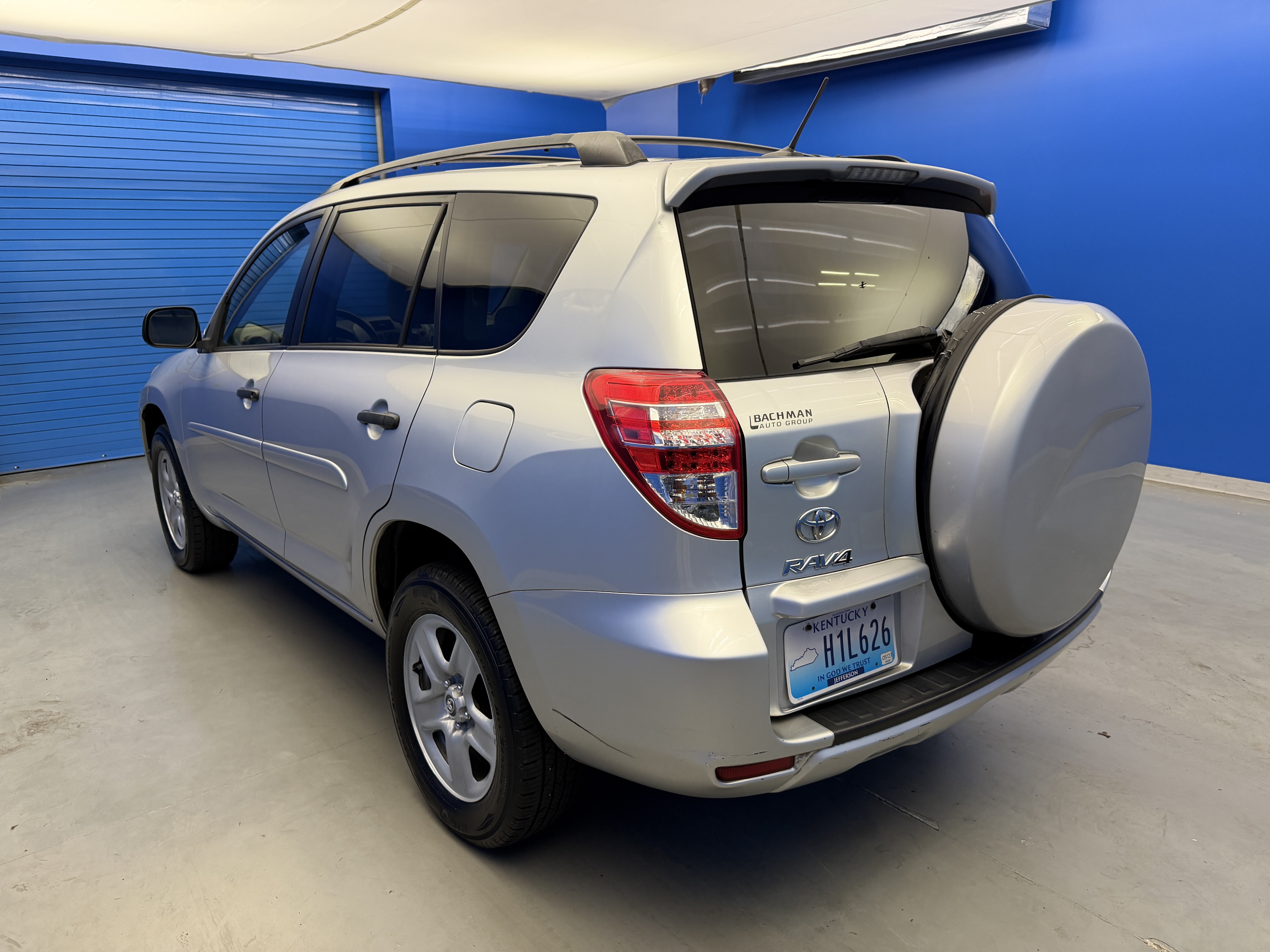 Used 2011 Classic Silver Metallic Toyota BASE image 5