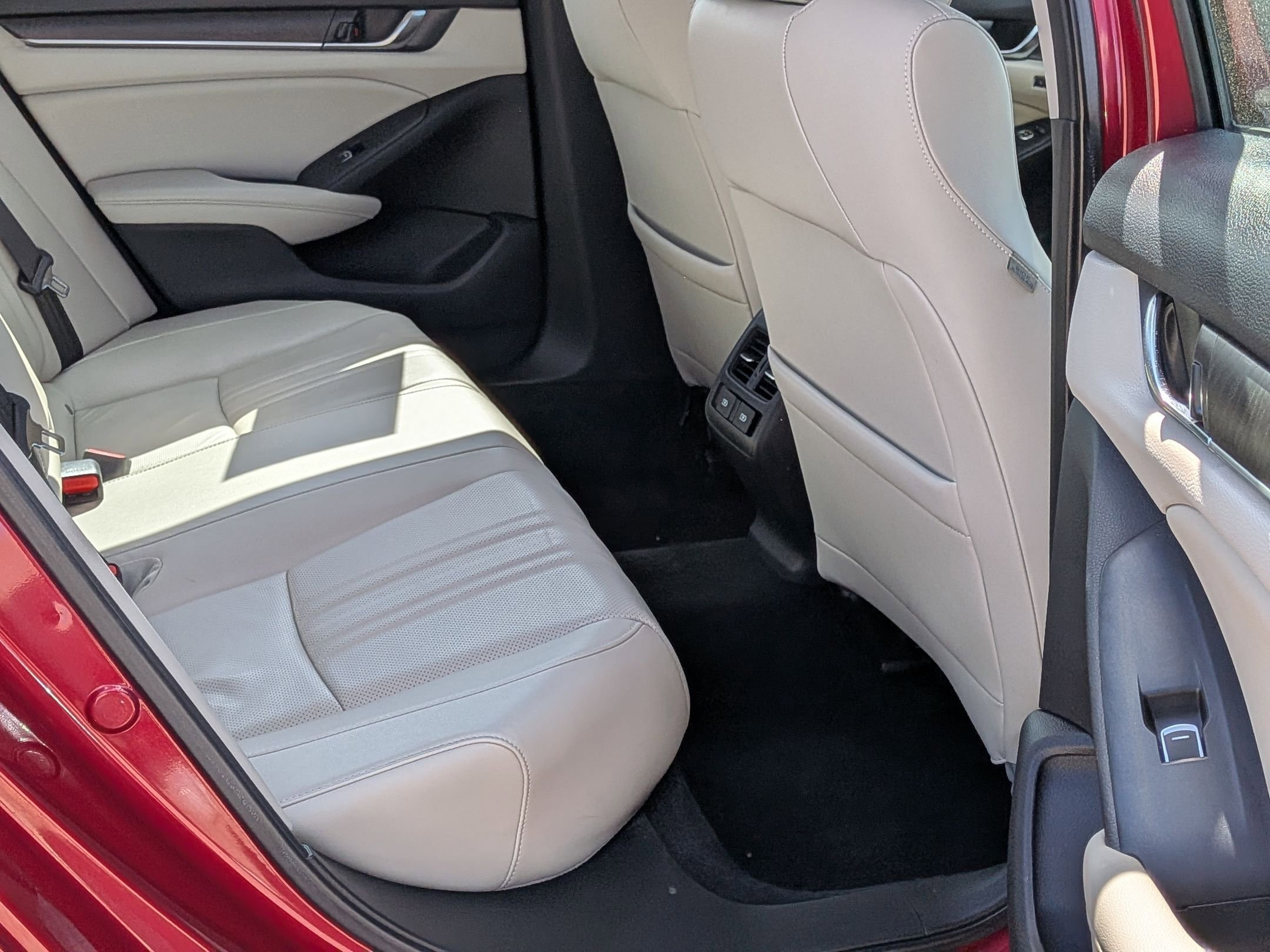 2022 Honda Accord EX-L - Photo 27