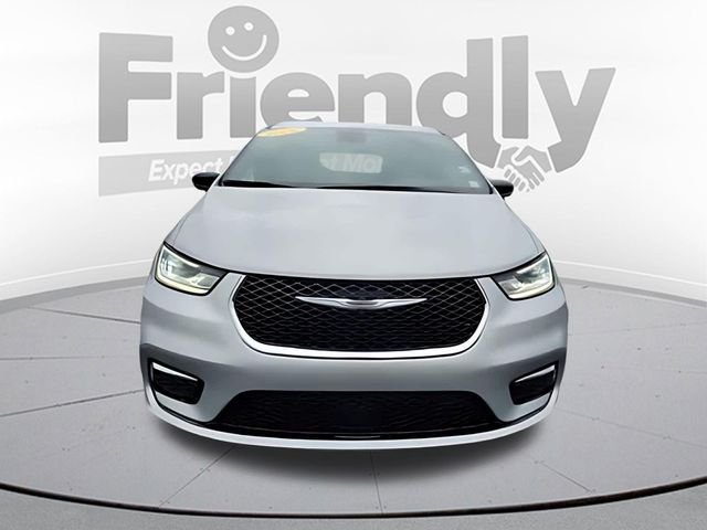New 2026 Silver Mist Clear-Coat Exterior Paint Chrysler Select image 8