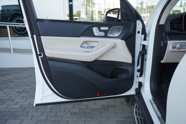 Used 2021  Mercedes-Benz GLS 450 image 16