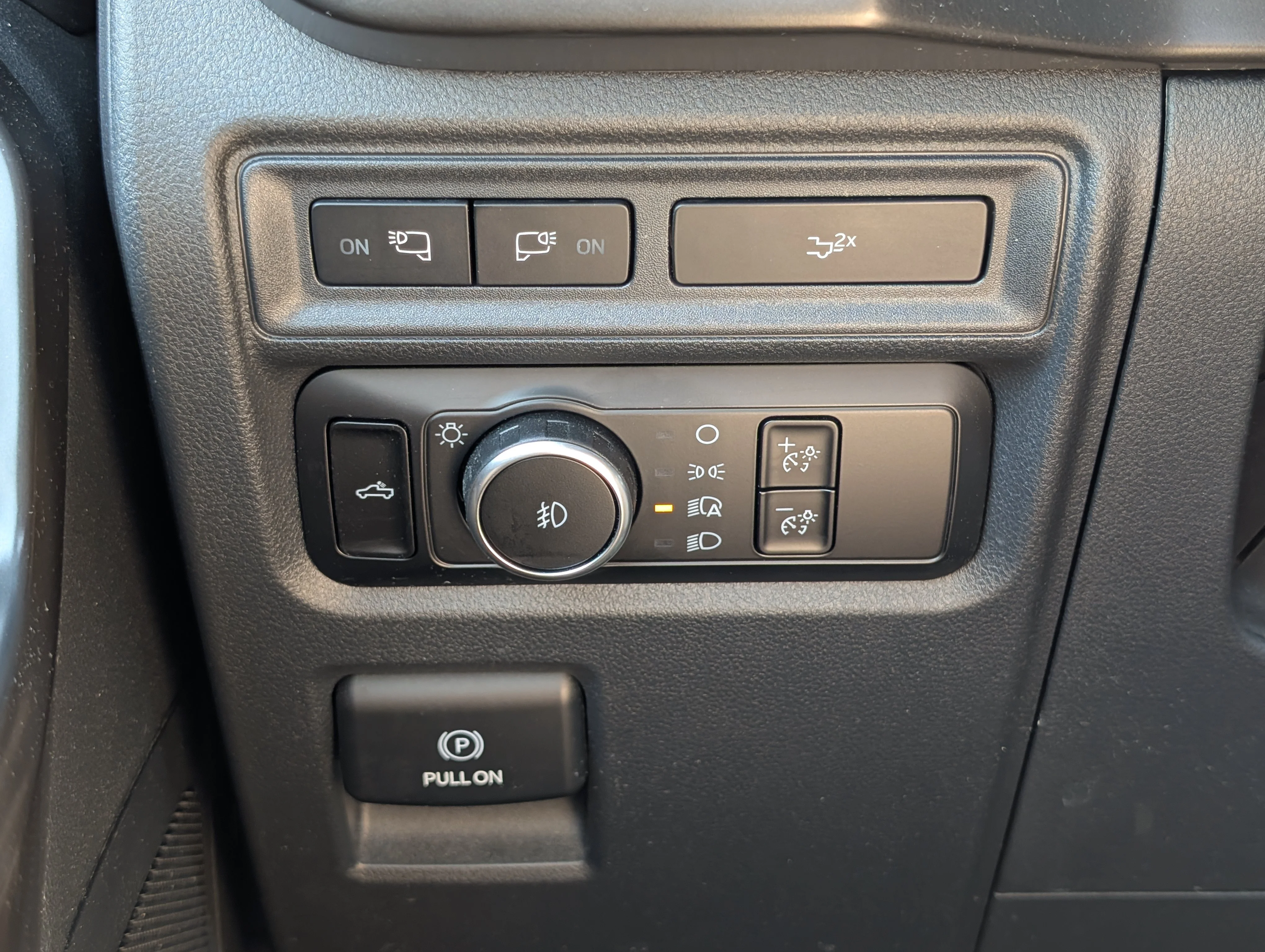 Used 2024 Avalanche Ford XLT image 27