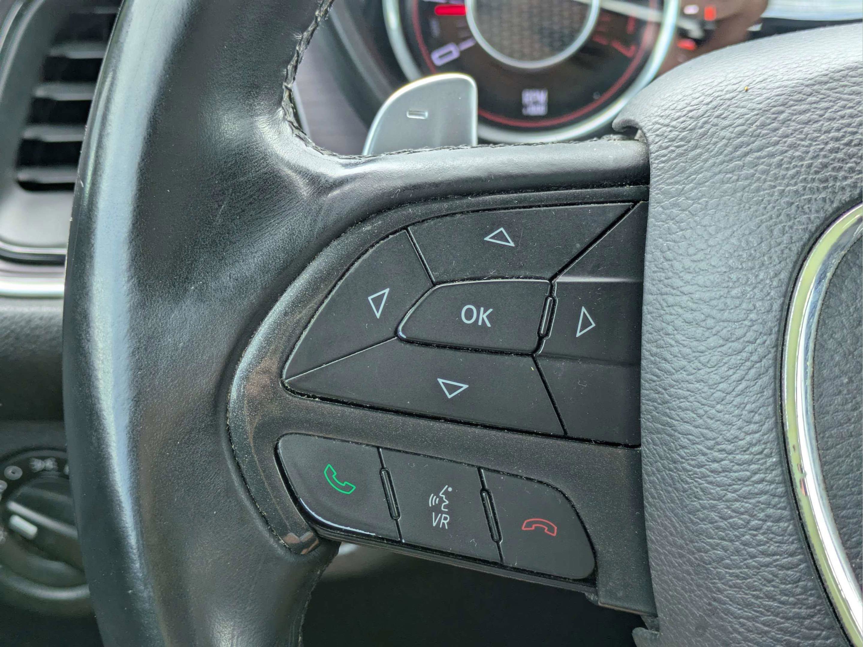 Used 2015 Bright White Clearcoat Dodge SXT image 23