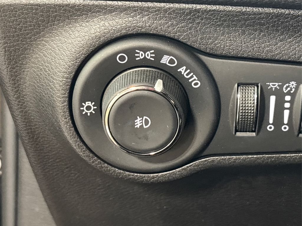 Used 2020 Black Jeep Latitude image 24