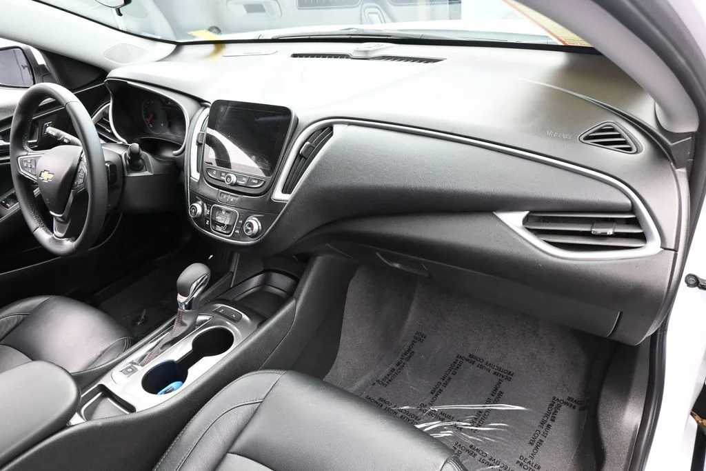 Used 2024 Summit White Chevrolet RS image 37