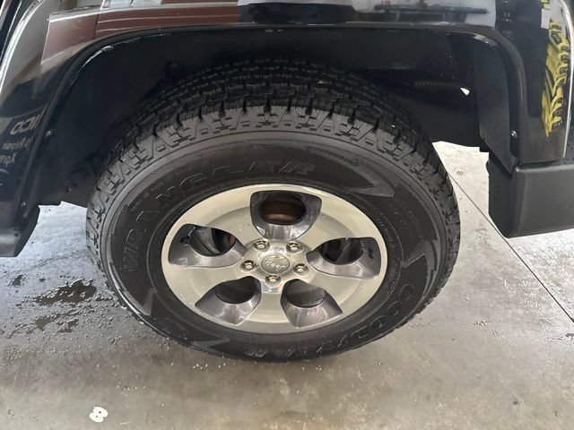 Used 2016 Black Jeep Sahara image 7